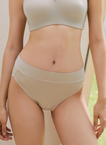 Easeful Seamfree High-cut Midi Panty S20-051077